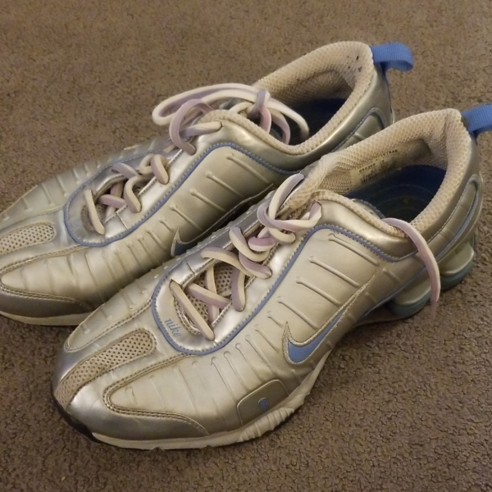 Womens Nike Shox Legend Trainer sz 9